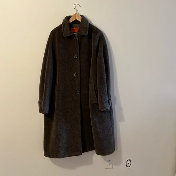 Beautiful vintage fur coat. Made in Italy. - Picture 2 of 6